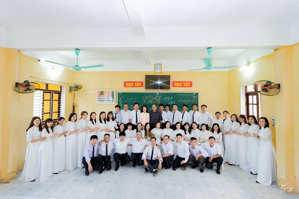 Chụp ảnh bố mẹ 30 năm ngày ra trường Chụp Ảnh Bố Mẹ 30 Năm Ngày Ra Trường