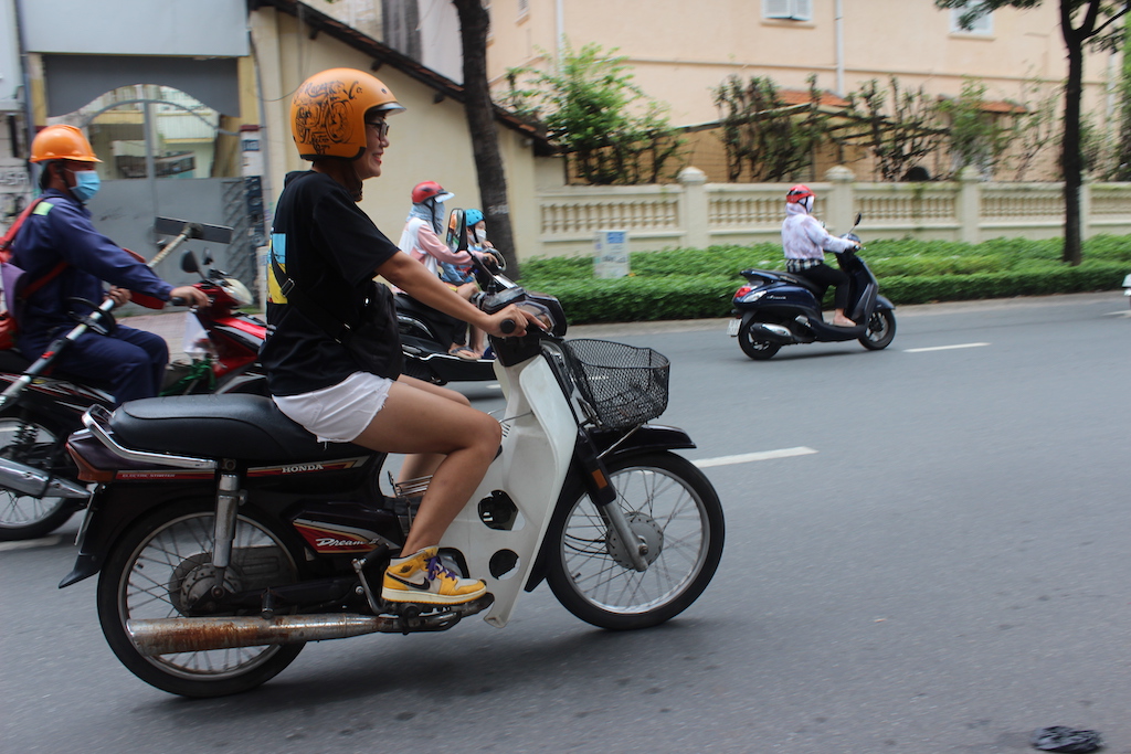 Honda Dream II hàng độc chạy 99 km ở Sài Gòn  Xe máy