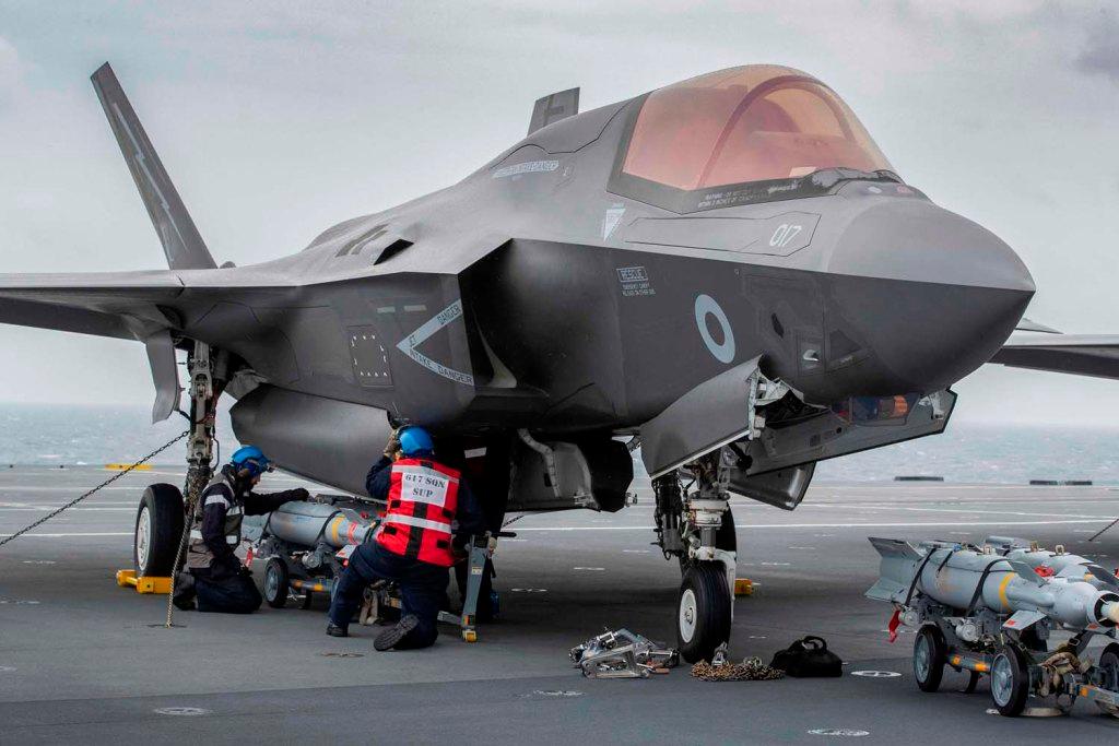 Anh, Mỹ, NATO tuyên bố sẽ trục vớt F-35B trước Nga