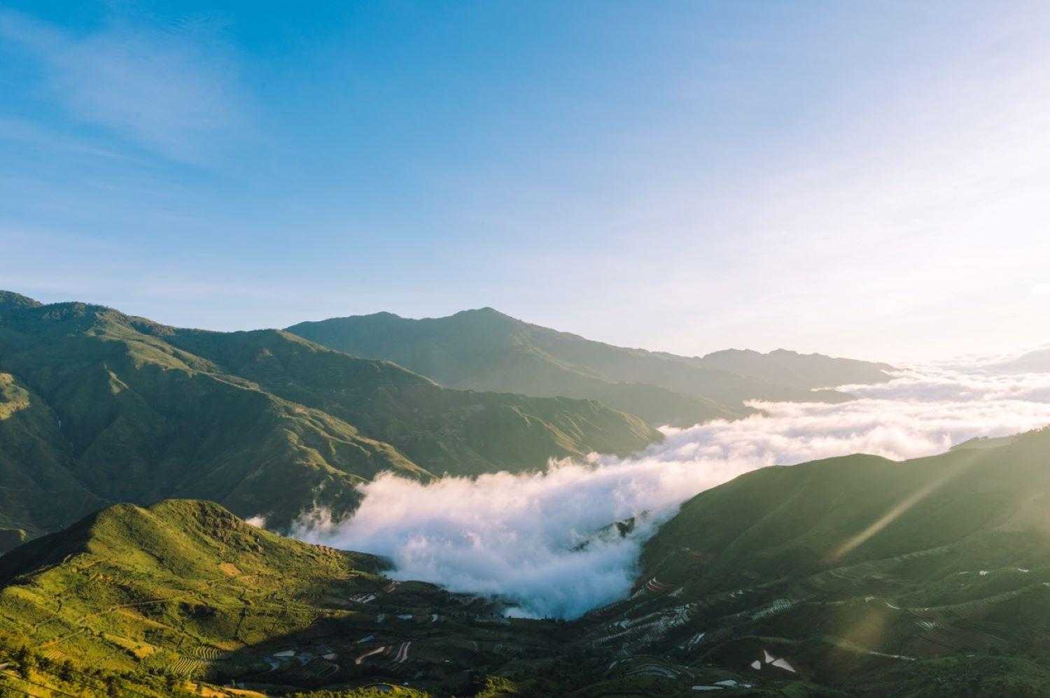 Tà Xùa: Vùng đất hoang sơ đầy bí ẩn và hùng vĩ của Tây Bắc Việt Nam - Tà Xùa - đã từng là nơi rất ít người biết đến. Hãy khám phá Tà Xùa qua hình ảnh đẹp và cực kỳ sống động, để cảm nhận tất cả những điều kỳ diệu của nó.