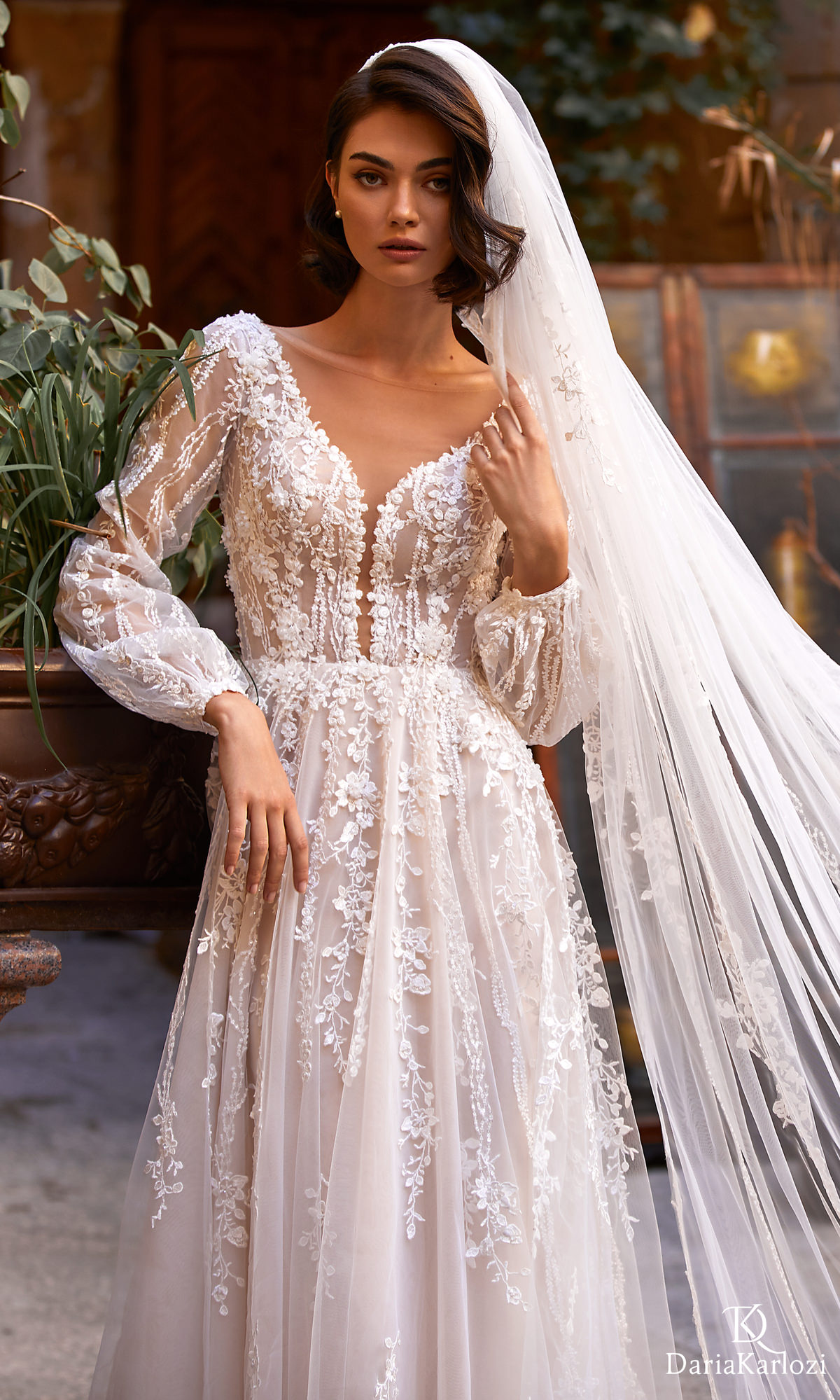 Bộ sưu tập váy cưới màu trắng lộng lẫy của Sansan Bridal