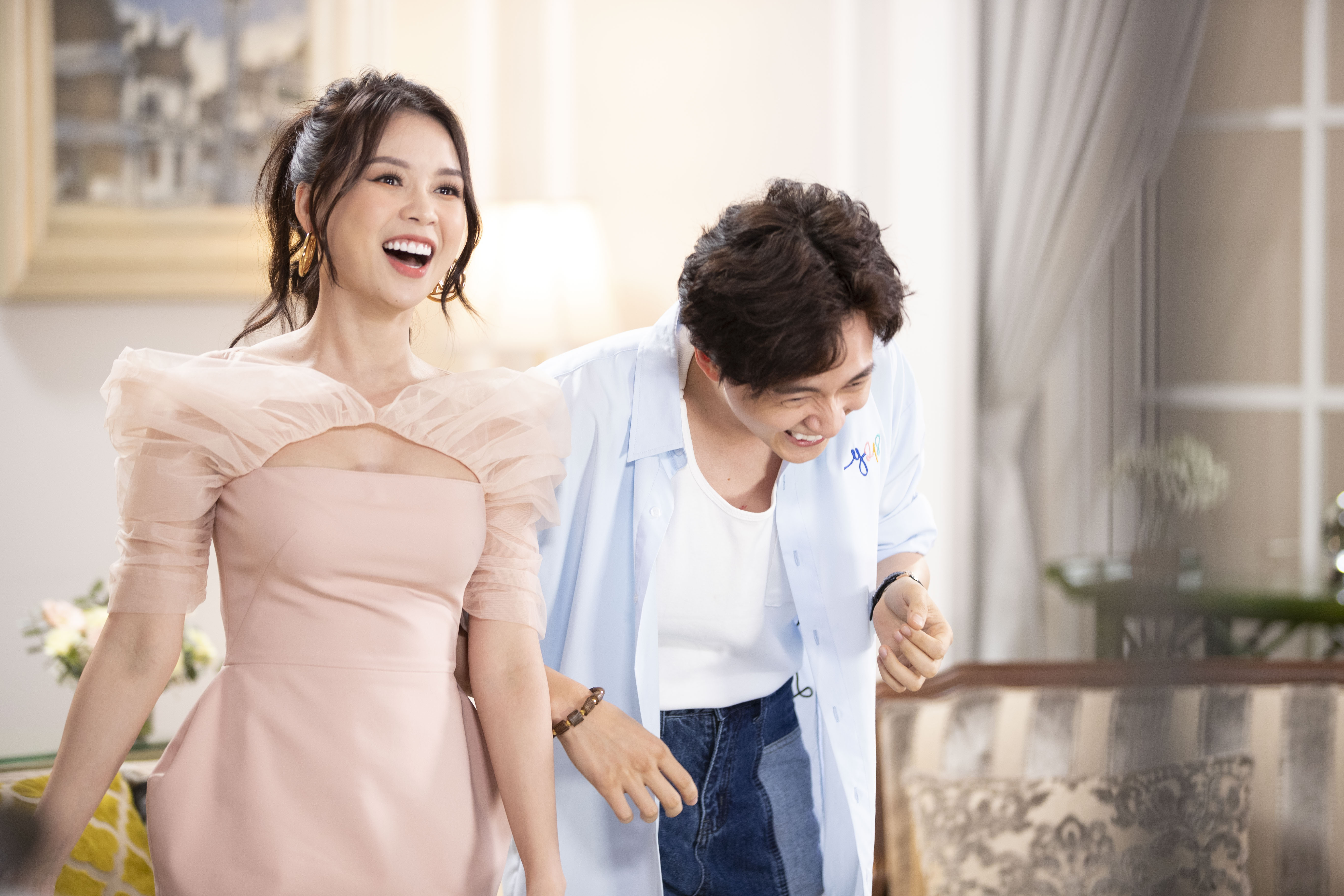 Sau Nghi Án Hẹn Hò, Sam Và Ngô Kiến Huy Làm Cố Vấn Tình Yêu
