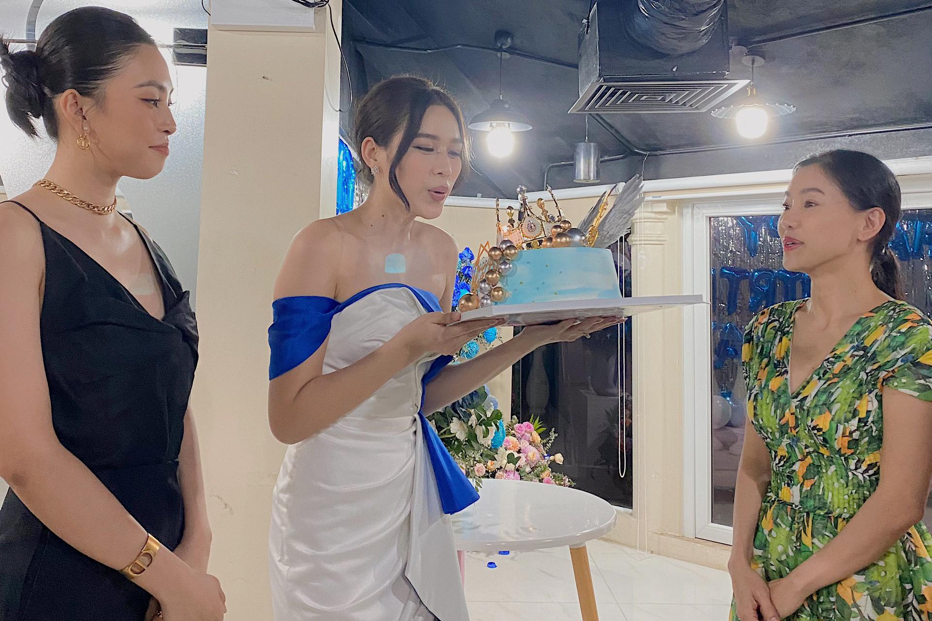 Fan bất ngờ tổ chức sinh nhật cho Tuấn Vũ trước thềm liveshow
