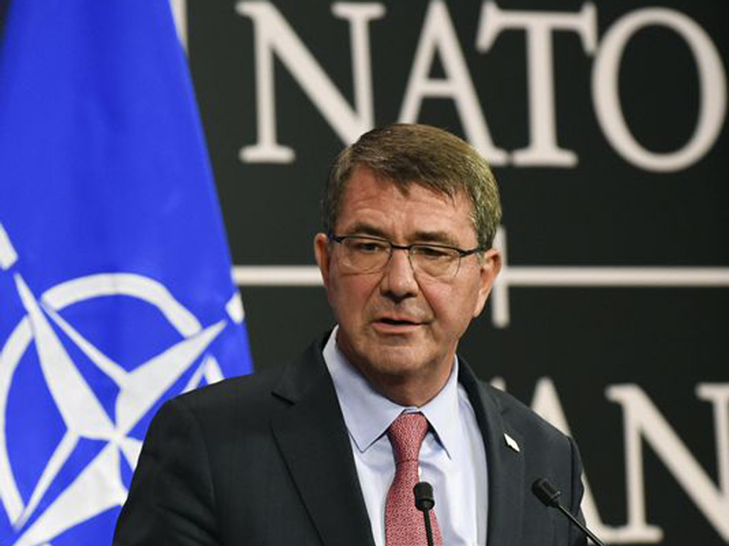 Bộ trưởng Quốc phòng Mỹ Ashton Carter tại cuộc họp khối NATO ngày 8.10 - Ảnh: AFP