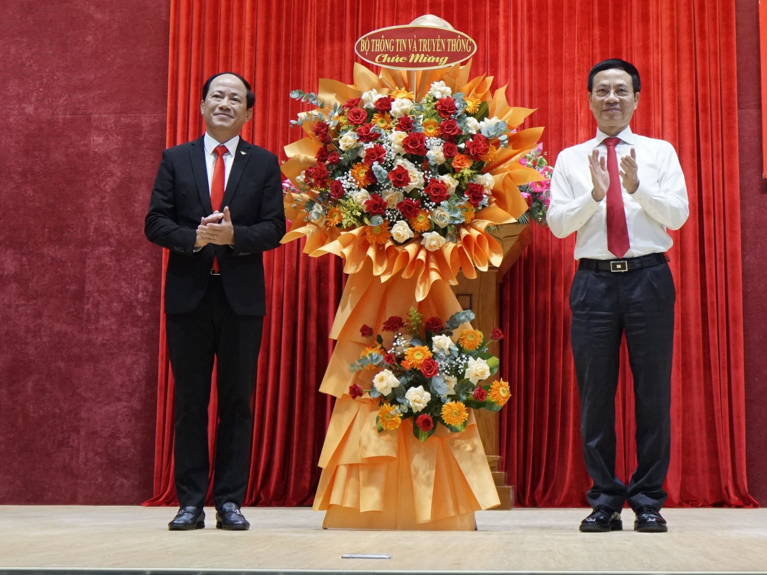Ông Phạm Anh Tuấn được giới thiệu để bầu giữ chức Chủ tịch UBND tỉnh ...