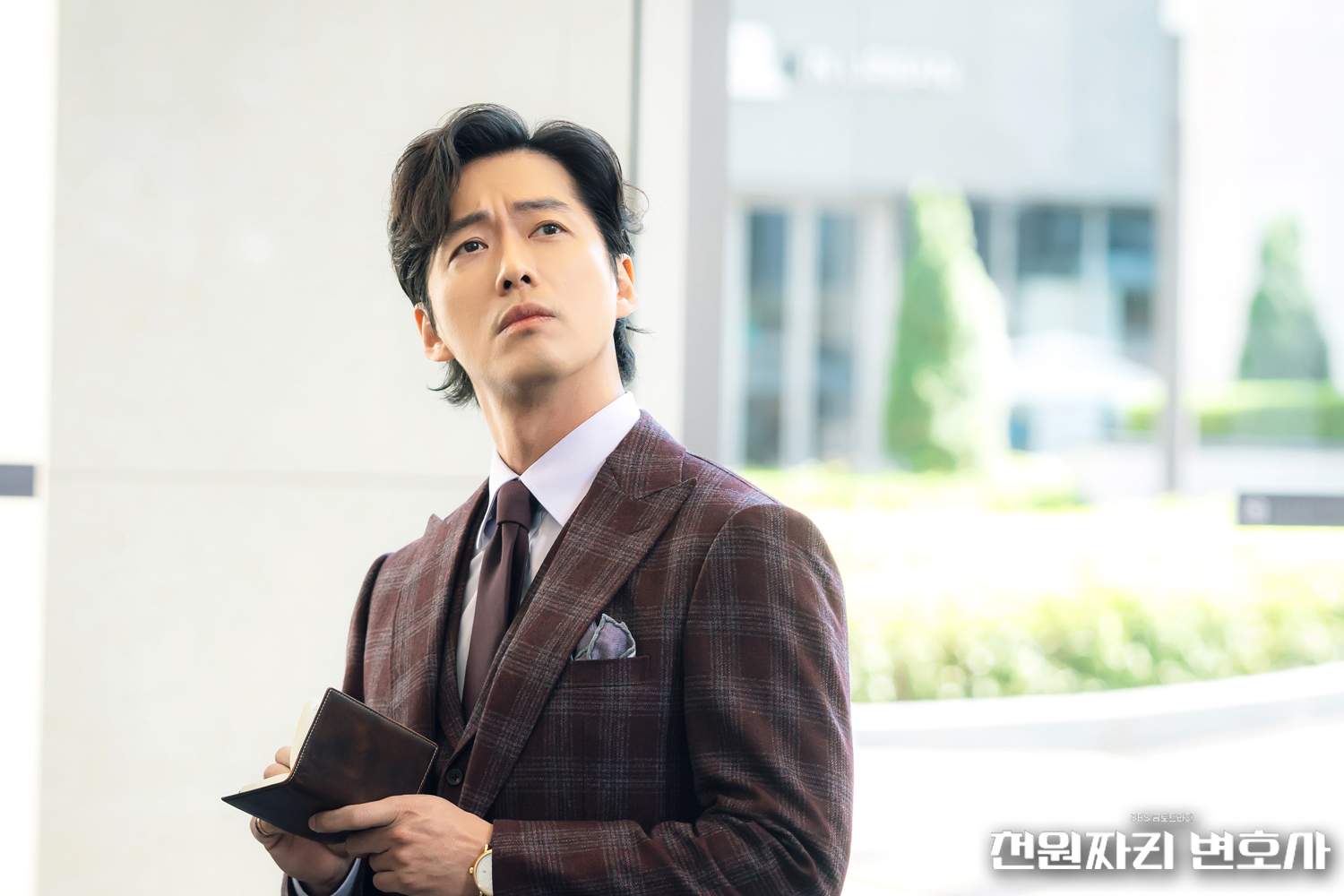 Nam Goong Min: Cùng đón xem những hình ảnh đầy nam tính và quyến rũ của Nam Goong Min - một trong những nam diễn viên hàng đầu của làng giải trí Hàn Quốc hiện nay. Tài năng, ngoại hình và cá tính đặc biệt của anh chàng chắc chắn sẽ khiến bạn không thể rời mắt!