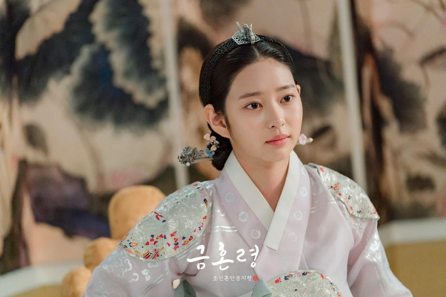 Nữ diễn viên Hàn gây sốt dù xuất hiện ngắn ngủi trong phim \'Lệnh ...