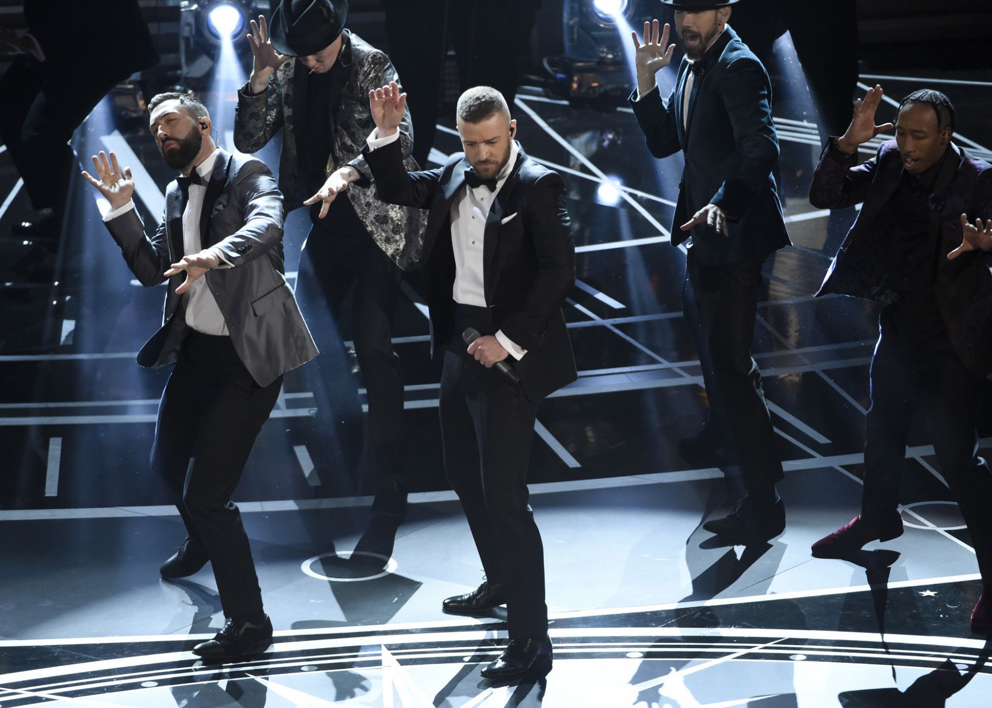 ct-oscars-2017-justin-timberlake-opening-number-20170226