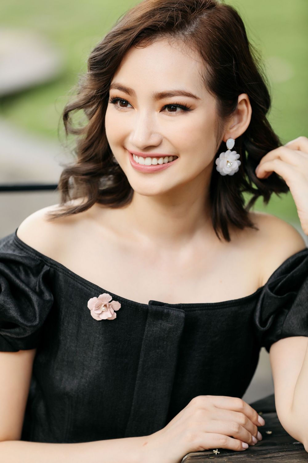 Truc Diem trang phuc Buiross tui Lady Dior Hoang Thuy The Face 2