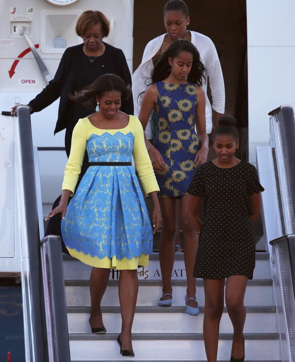 lady-michelle-obama-daughters-mother