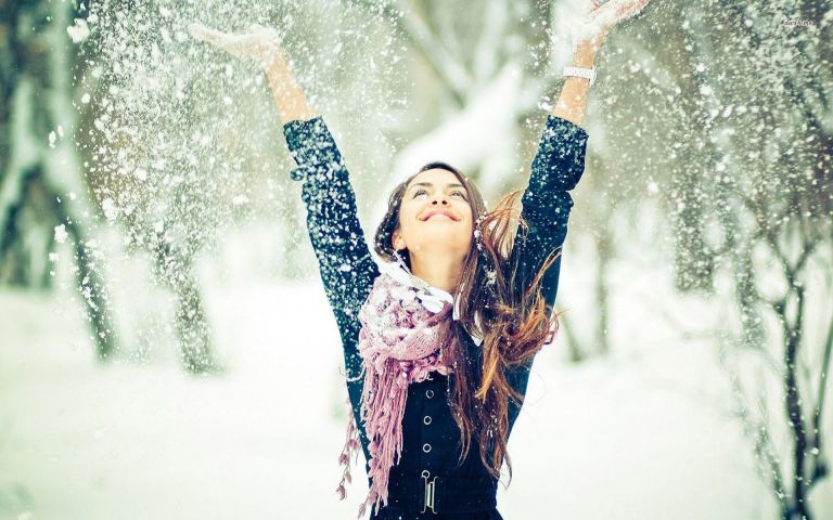 17213-happy-girl-in-winter-1920x1200-girl-wallpaper