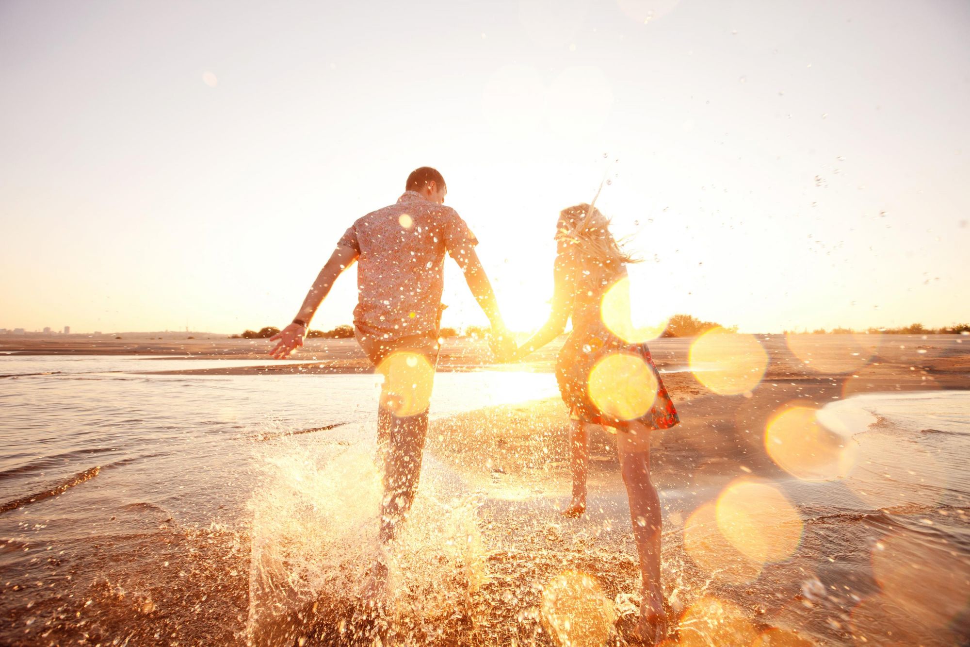 couple-on-beach