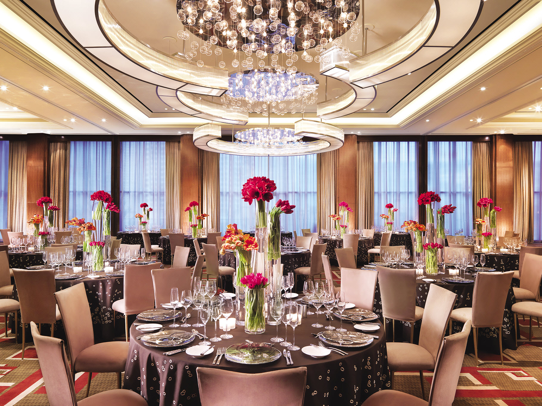 las-vegas-event-room-ballroom-banquet-tables-1