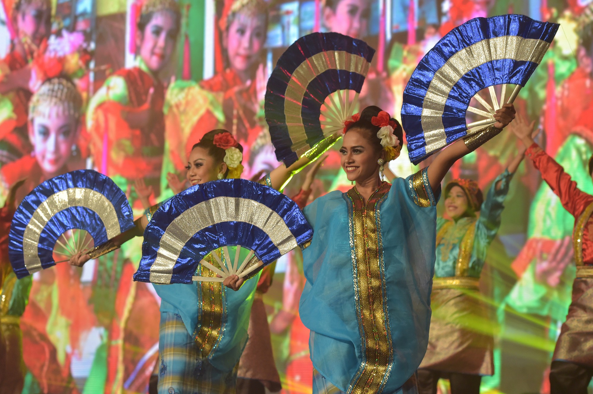 Các nghệ sĩ Indonesia biểu diễn trong lễ khai mạc Giải vô địch wushu thế giới 2015 ở Jakarta vào ngày 13/11/2015.