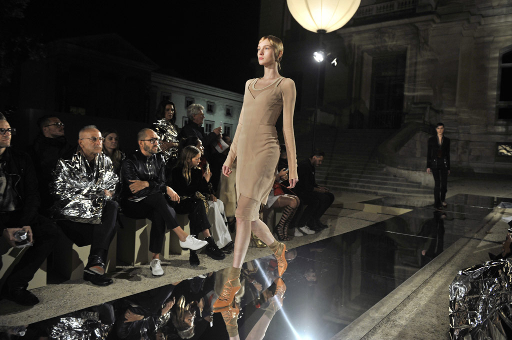 givenchy-ss-17-paris-fashion-week-14