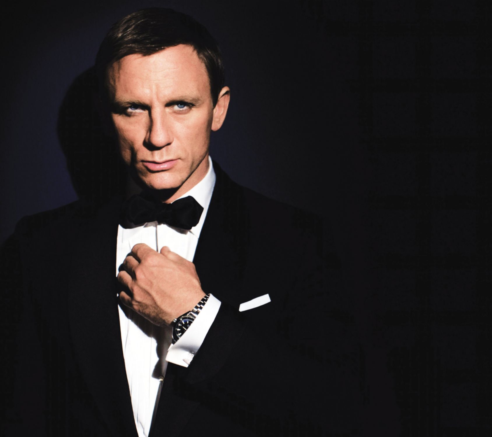 James-Bond-Suit-1440x1280