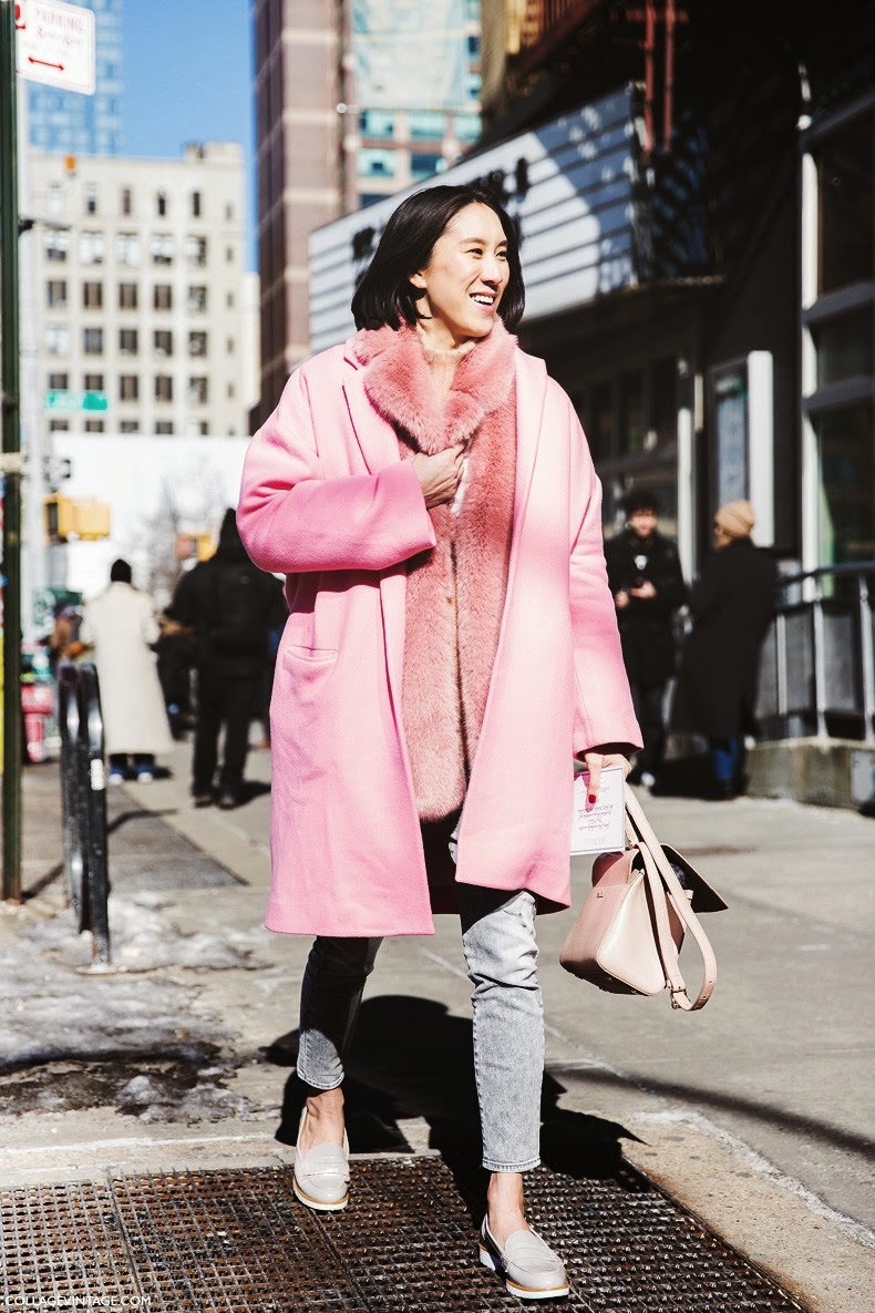 New York Fashion Week-Fall Winter 2015-Street Style-NYFW-Eva Chen-Pink Coat Fur Scarf--790x1185