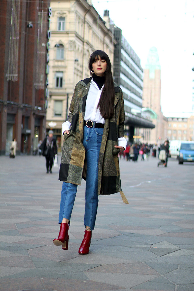 5100754 pazhalabirodriguez-fashion-blog-color-block-coat-red-boots-02