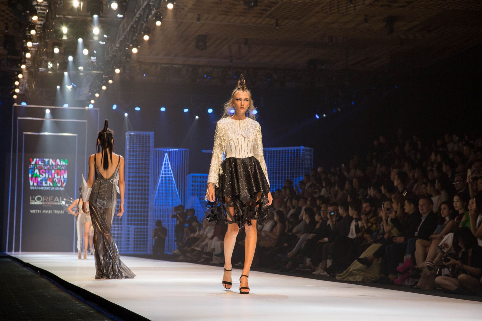 Mau Thuy Vietnam International Fashion Week day 4-19