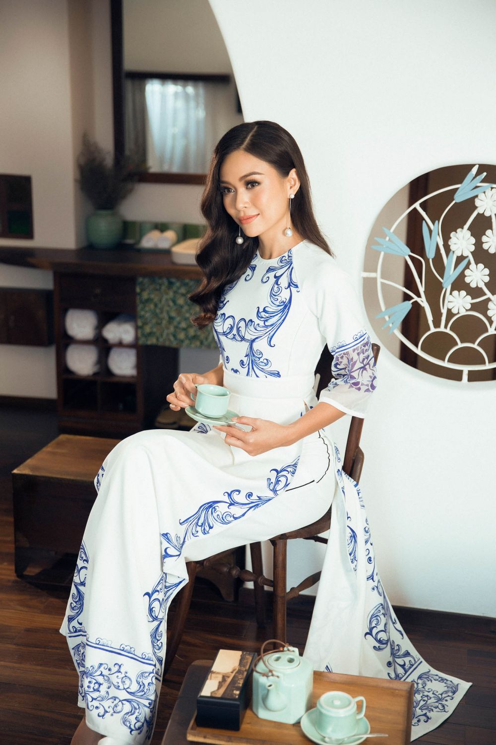 Mau Thuy ao dai 14