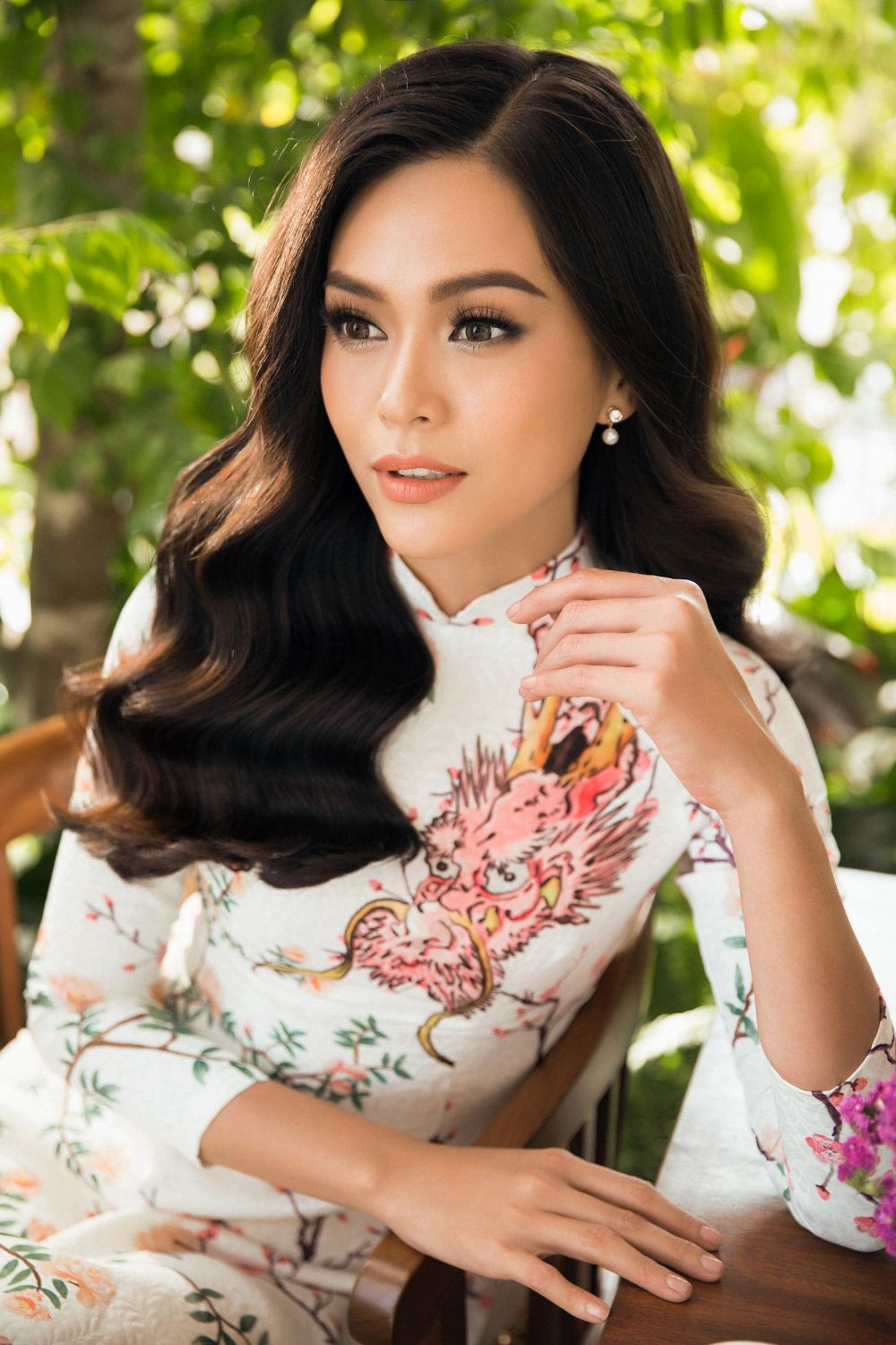 Mau Thuy ao dai 3
