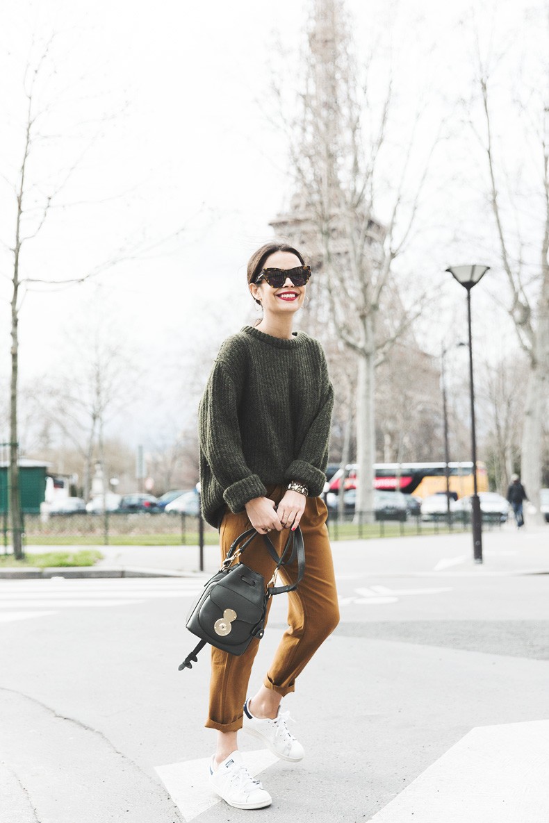 paris-green sweater-orange trousers-adidas stan smith-ralph lauren bag-ricky drawsting bag-outfit-street style-pfw-maxi coat-71-790x1185
