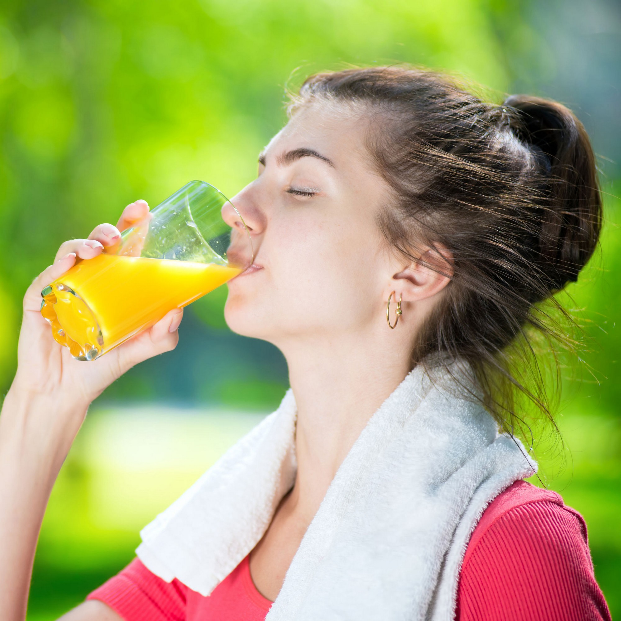 woman-drinking-juice