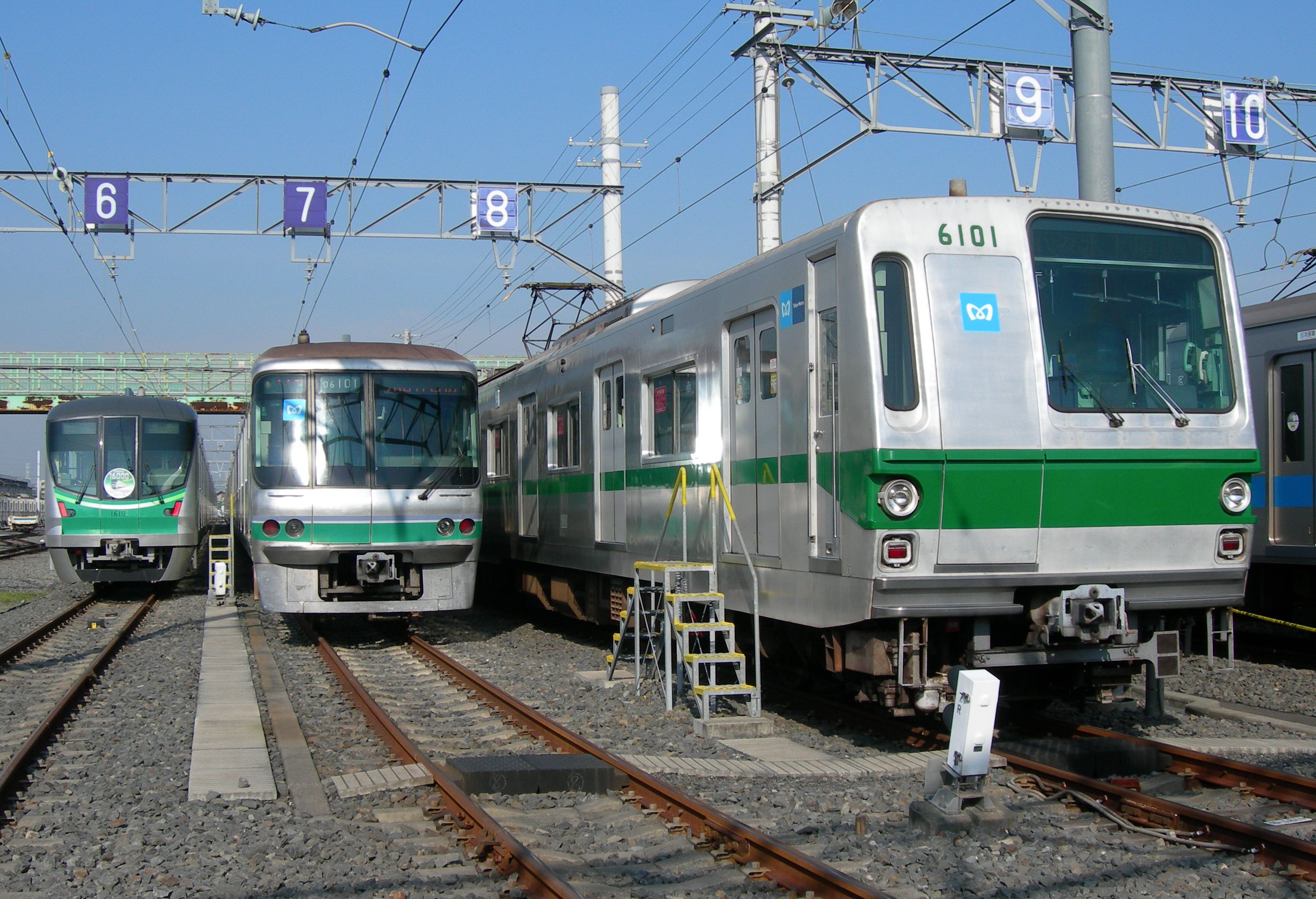 TOKYO train 1