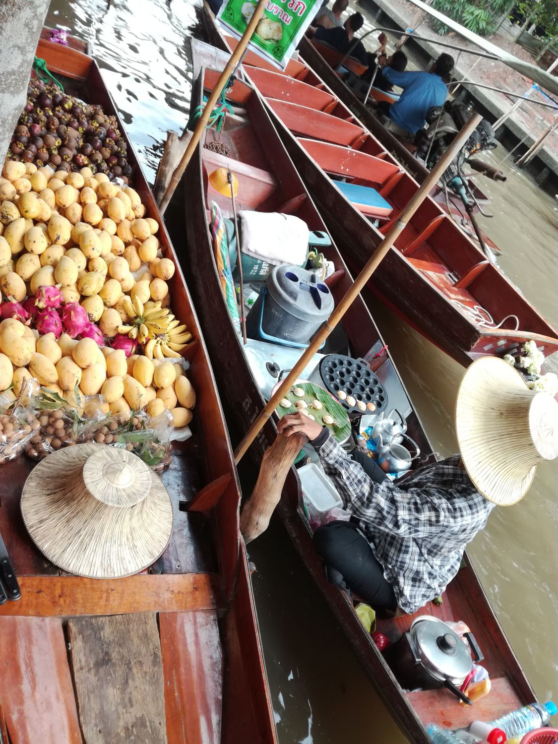Damnoen Saduak Floating market 1