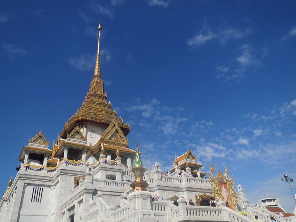 Wat Traimit temple