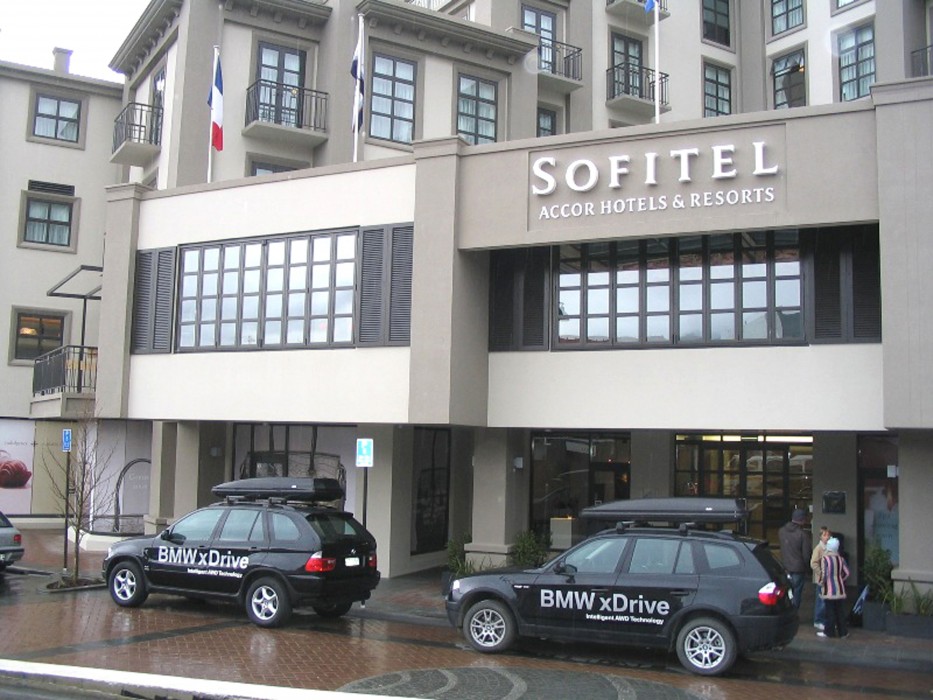 Sofitel-Signage-Queenstown