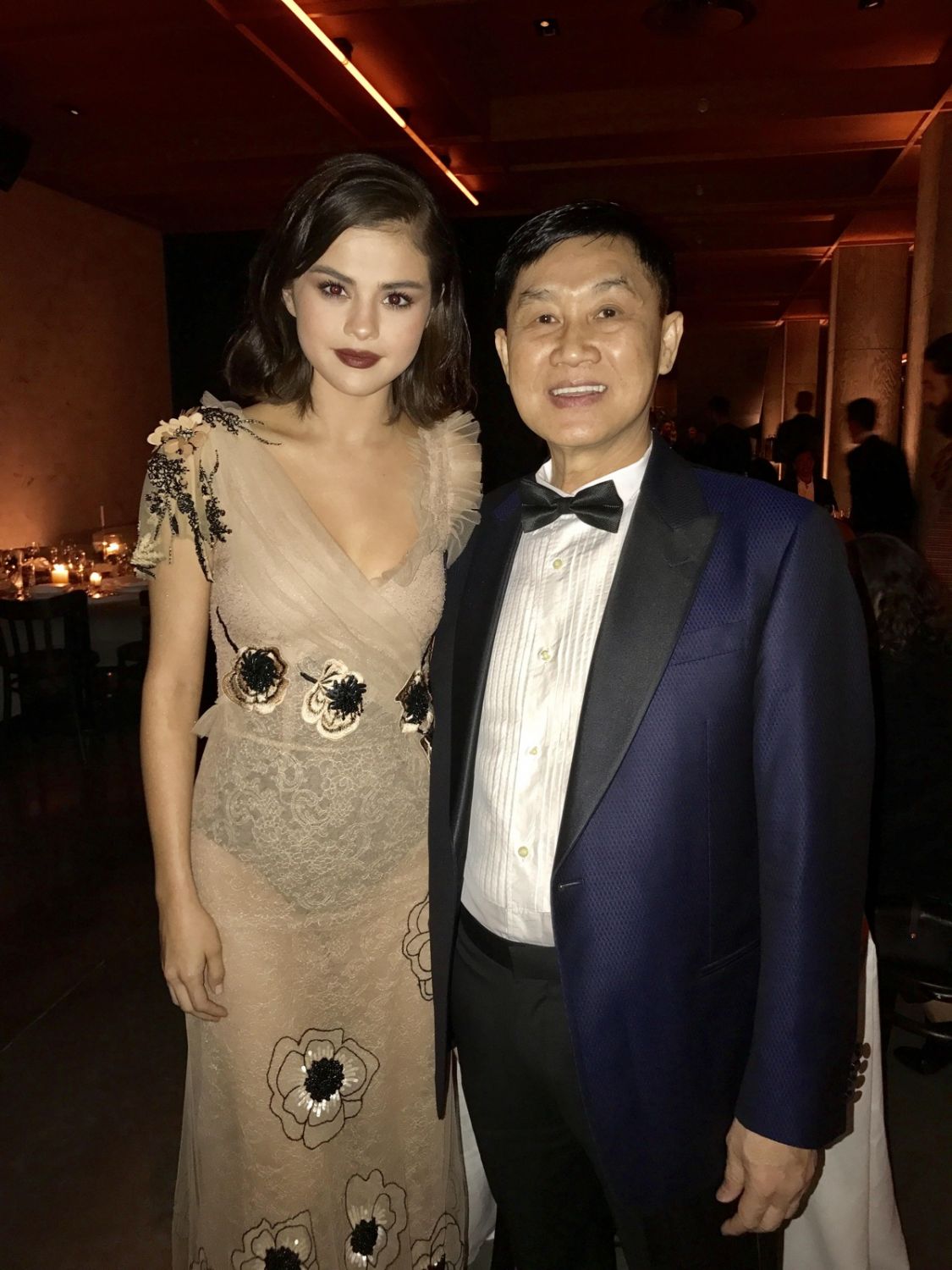 Selena Gomez chup cung ong vua hang hieu Johnathan Hanh Nguyen
