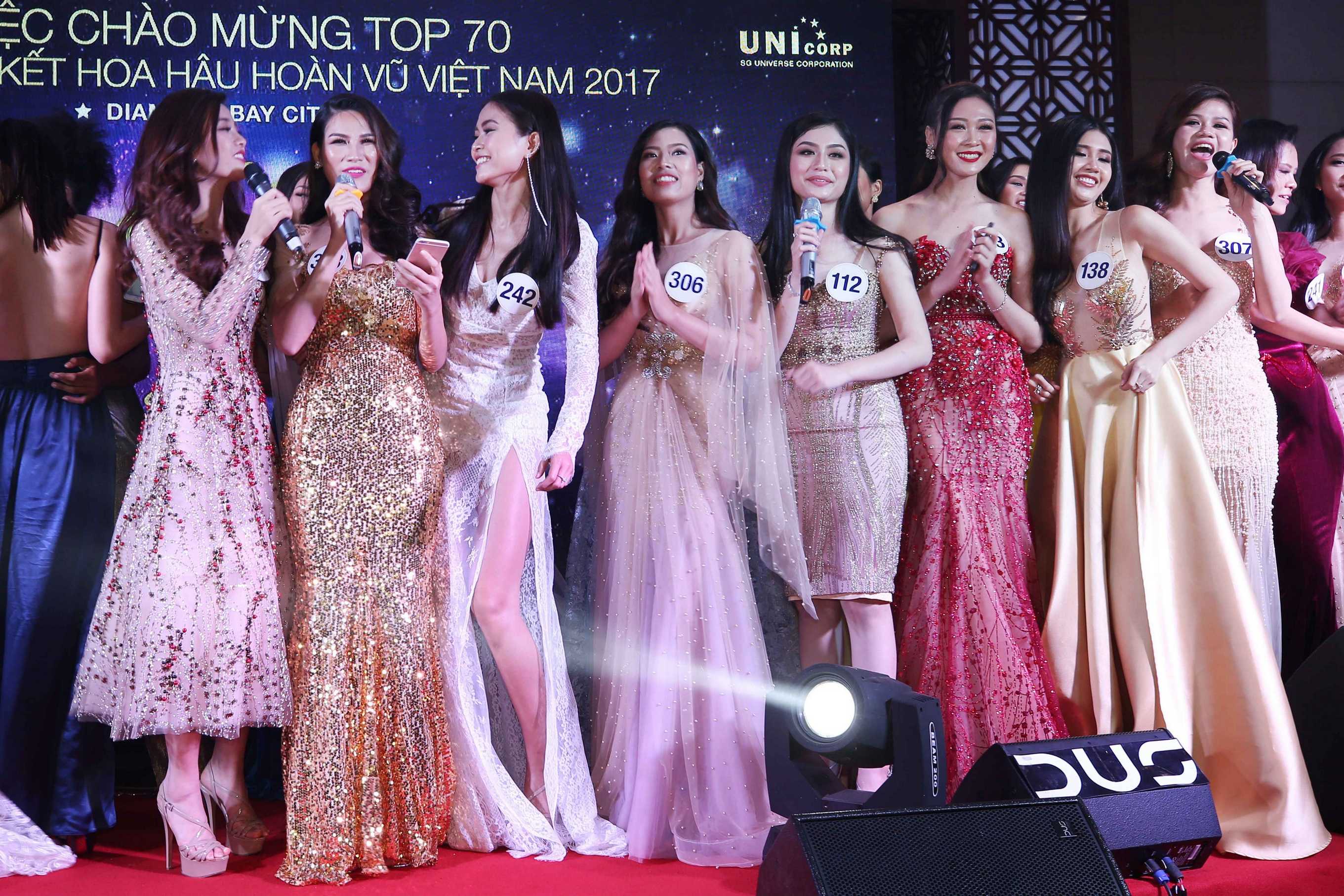 HHHV Thi sinh hao hung bieu dien van nghe 02