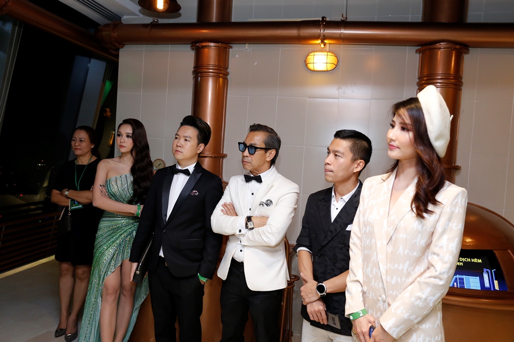 H nh 3 - Nh ng cGu chuy n v  nguyOn li u t  nhiOn va men A-Yeast huy n tho i c a Heineken khng kh i lam c&szlig;c ngi sao b t ng 