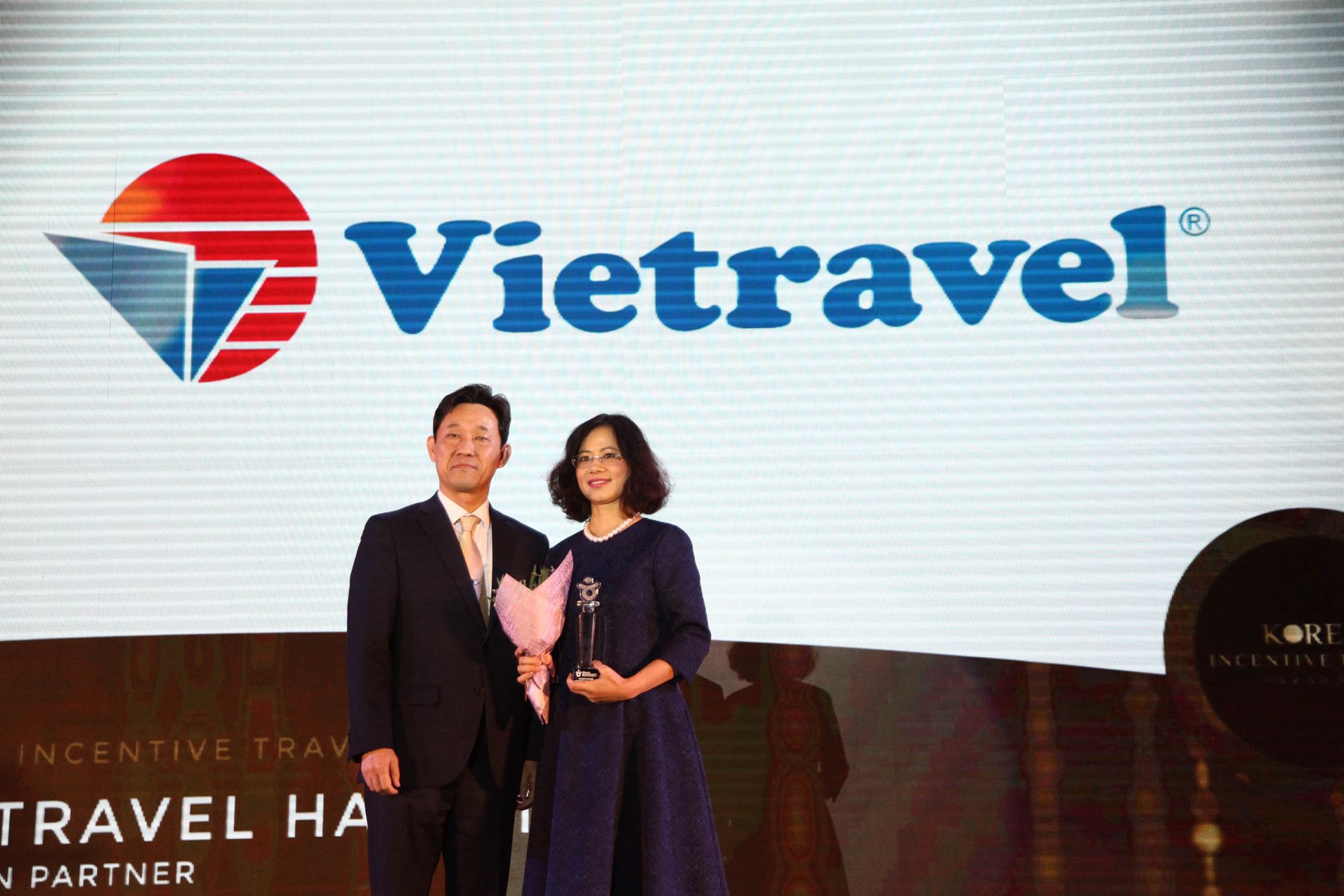 Trao giai Doi tac vang du lich Han Quoc - Vietravel Hanoi