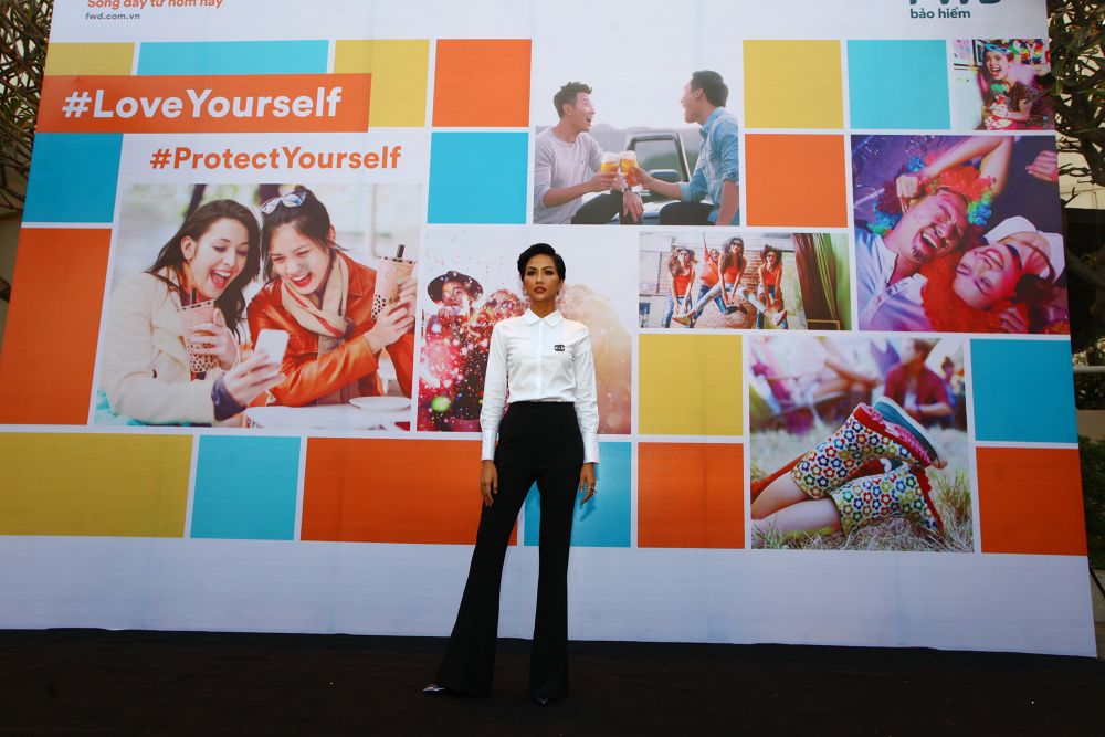 FWD - Hoa Hau Hhen Nie