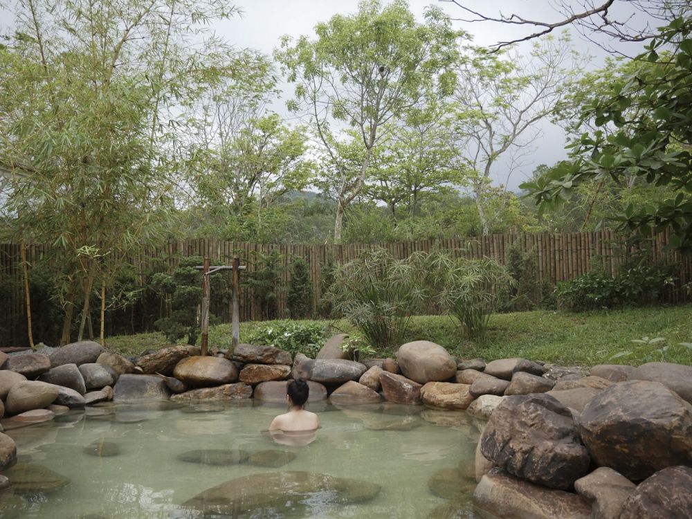 AWR-Outdoor Onsen 03