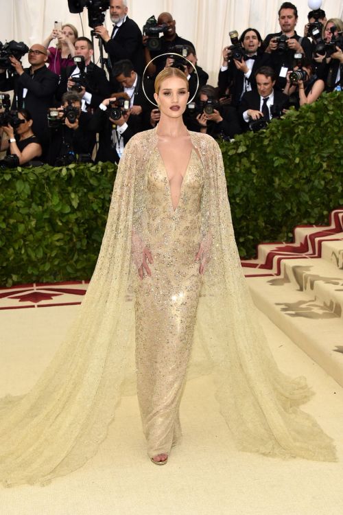 hbz-met-gala-rosie-huntington-whiteley-1525744536