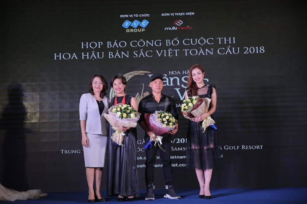 Pho8 Chu- tich Ta p oan FLC kie m Tru o -ng ban to - chu 8c Hu o ng Tra n Kie u Dung va ca8c thanh vie n BGK cuo c thi HHBSVTC 2018