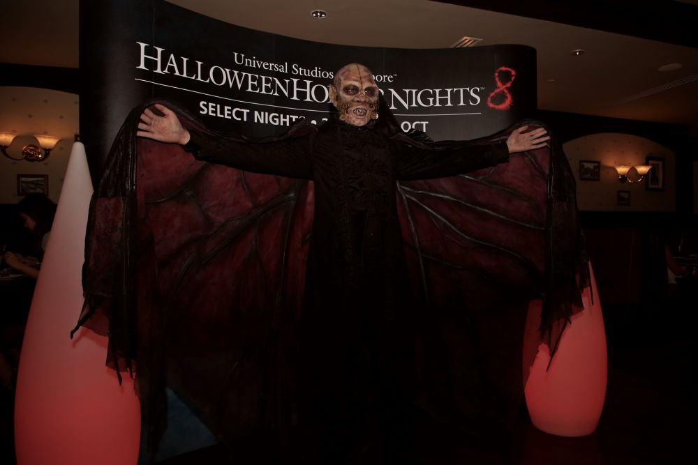 USS HHN8 - Press Event - Character Lu Xi Fa 2