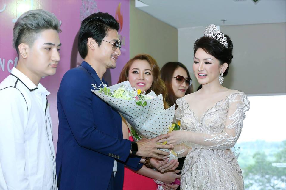 43106724 2158439834422212 7694730443916050432 n