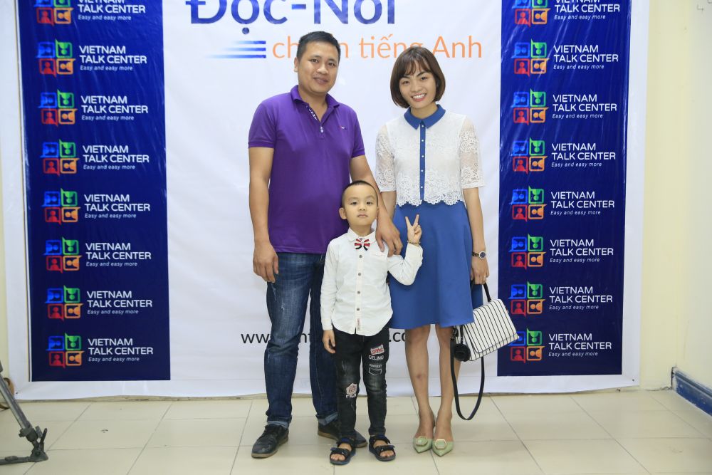 Gia dinh Hoang Tung