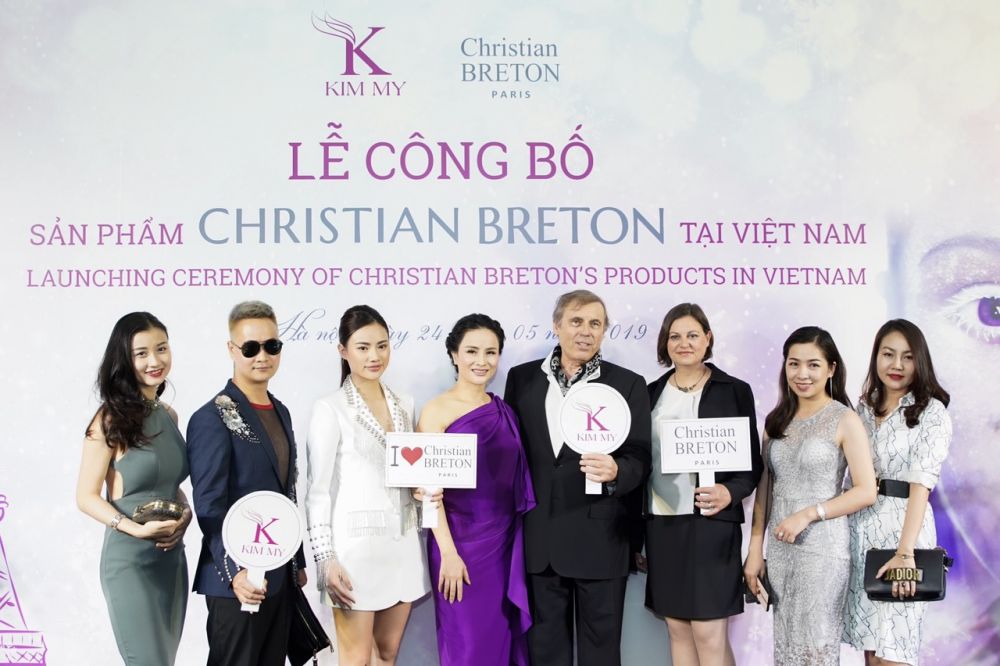 doanh nhan Hanh Kimmy va doanh nha Ha Vi Vi - GĐDN Kimmy Group cung khach moi tai su kien