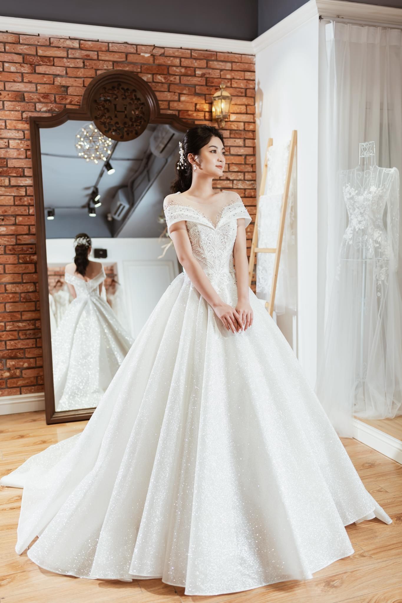 6 mẫu váy cưới Hàn Quốc đẹp mê mẩn cho các cô dâu  Quyên Nguyễn