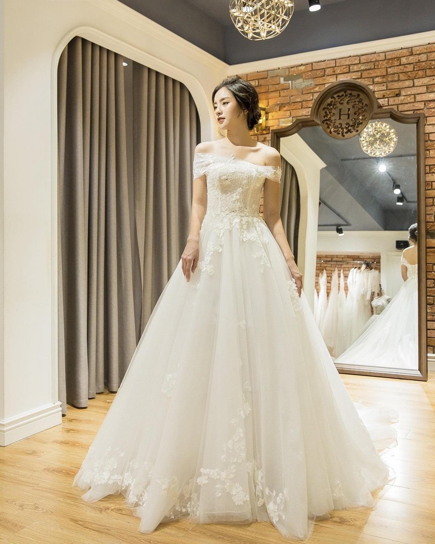 Váy cưới mùa đông kín đáo, ren sang trọng - FELY WEEDING