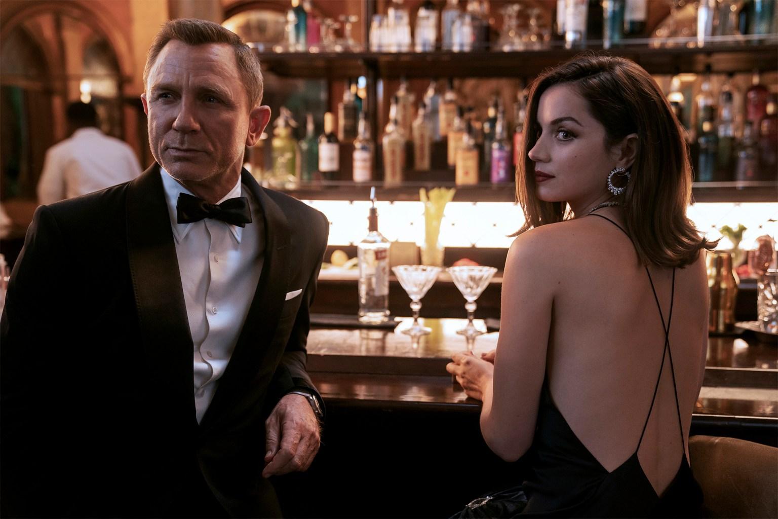 Sắc vóc gợi cảm của nàng 'Bond girl' thế hệ mới Ana de Armas