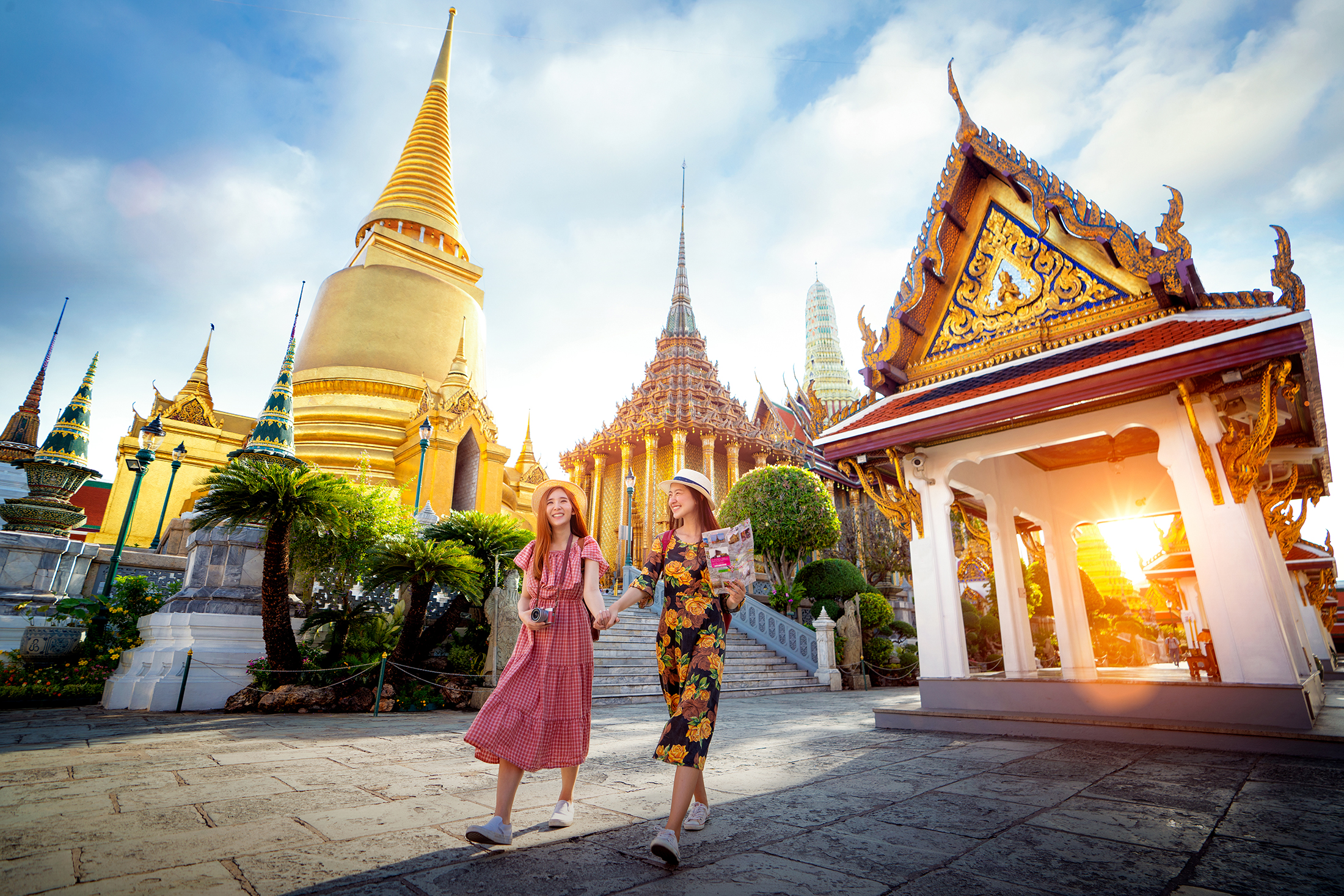 Dành cả một ngày để tìm kiếm những bức ảnh đẹp nhất tại Bangkok. Tận hưởng cảm giác thư giãn khi khám phá thành phố với nhiều vị trí đẹp như cung điện, đền chùa và các thiên đường ẩm thực. Xem hình ảnh để cảm nhận sự tuyệt vời của chuyến đi.