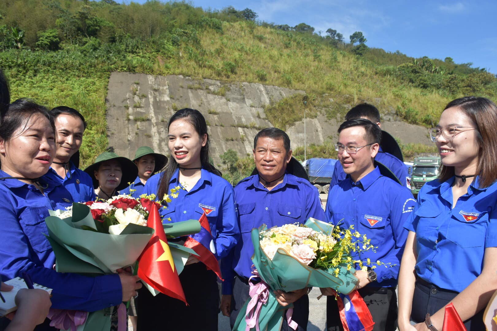 Gặp gỡ hữu nghị thanh niên việt  lào