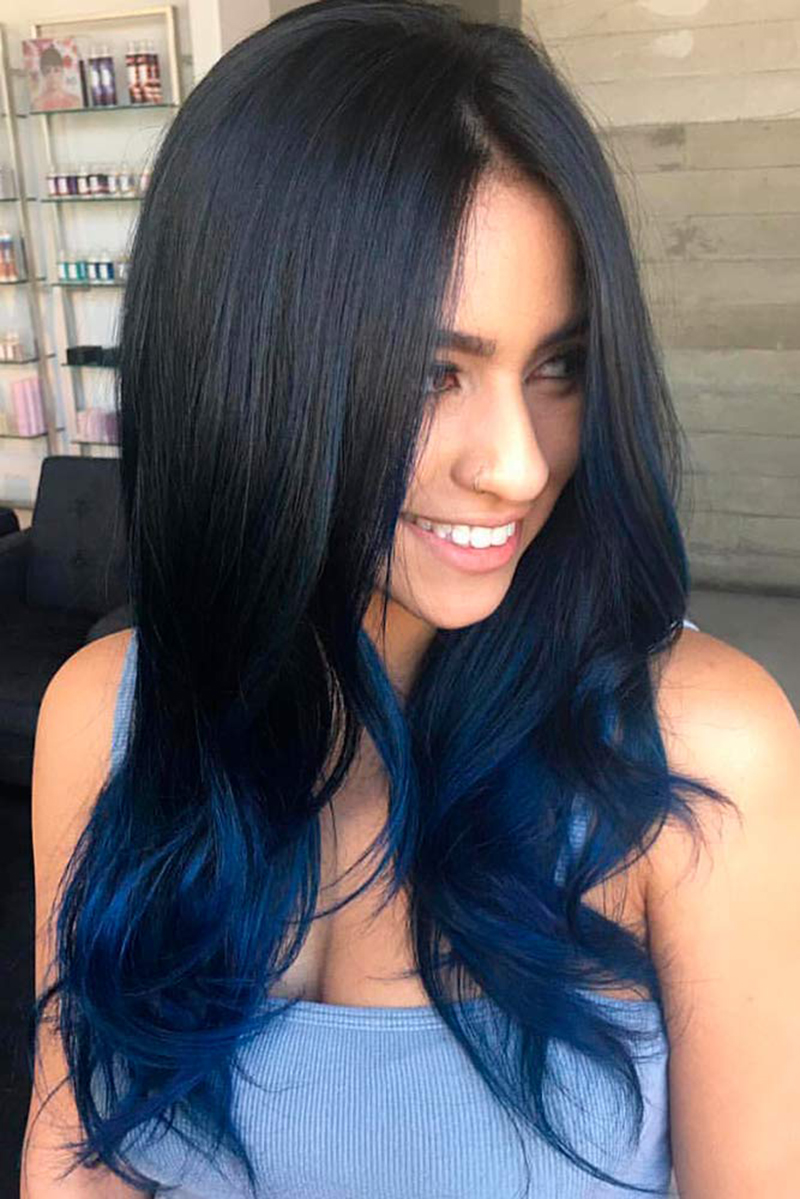 Màu tóc xanh đen đang trở thành lựa chọn của nhiều bạn trẻ bởi sự độc đáo và nổi bật. Nếu bạn muốn trải nghiệm một phong cách tóc mới mẻ, hãy tham khảo hình ảnh liên quan để tìm hiểu thêm về màu tóc này.