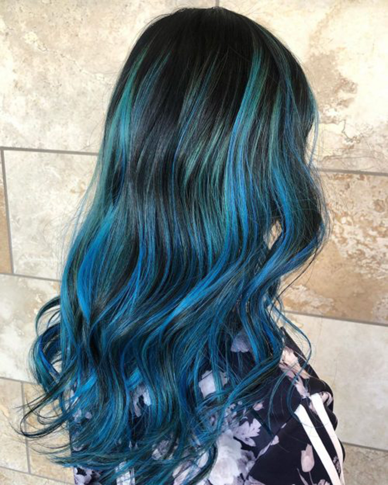 Hãy khám phá màu xanh pastel vô cùng phù hợp cho phong cách của bạn chỉ với một lần nhuộm tóc. Với các sắc thái đa dạng về màu sắc, bạn sẽ thấy mình rực rỡ và cuốn hút hơn khi ứng dụng nó vào phong cách thời trang của bạn. Hãy để tóc của bạn là điểm nhấn cho cả bộ trang phục của bạn.
